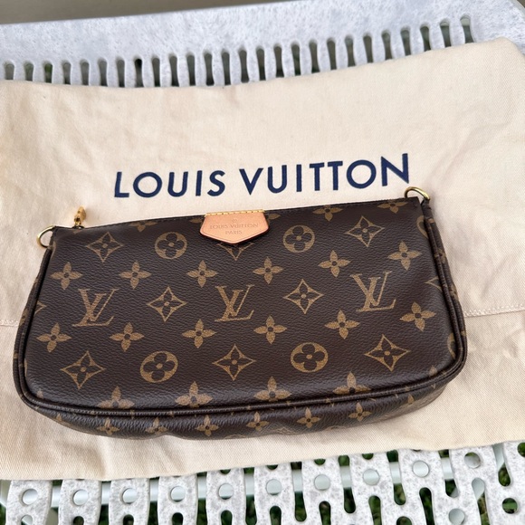 Louis Vuitton Large Multi Pochette Accesoires - Picture 3 of 11
